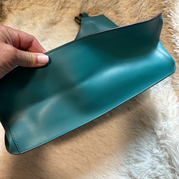 🔥PRICE DROP🔥NEW!! Lodis Blue Shoulder Bag with Glossy Finish - Picture 8 of 9